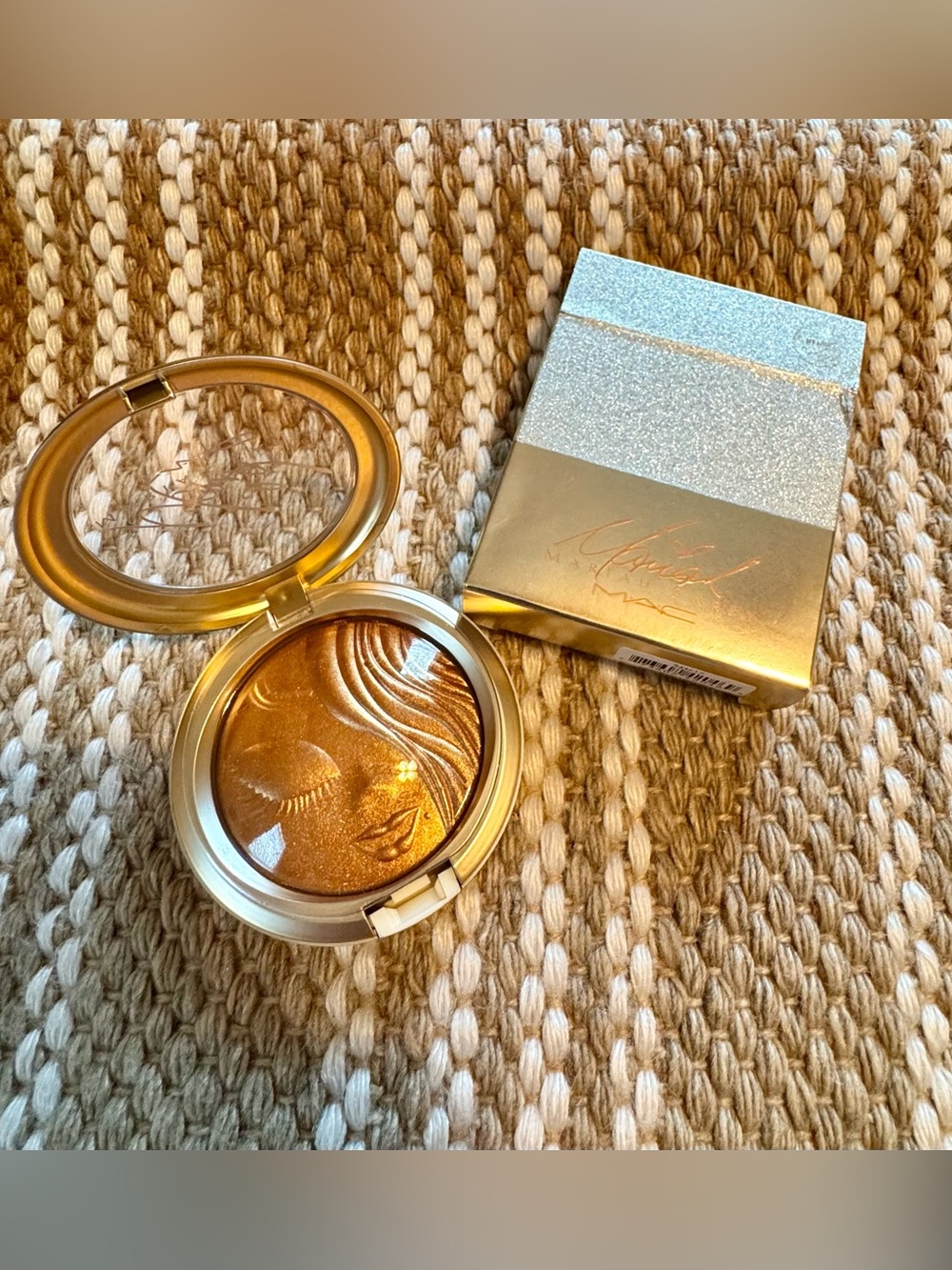 MAC Cosmetics Golden Bronze Shimmer Face Highlighter